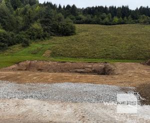 Stavebný pozemok s projektom na 5izbovú chatu a platným stavebným povolením