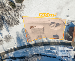 Stavebný pozemok s projektom na 5izbovú chatu a platným stavebným povolením