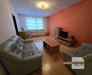 Exkluzívna na predaj veľký slnečný 3.-izbový byt s balkónom v Poprade na sídlisku Nový juh, ul. Jesenná