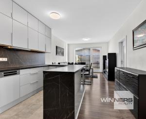 Predaj 4-izbový rodinný dom, novostavba, pozemok 302 m2, Láb, Malacky