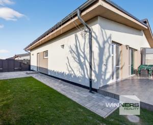 Predaj 4-izbový rodinný dom, novostavba, pozemok 302 m2, Láb, Malacky