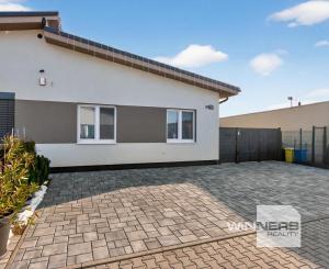 Predaj 4-izbový rodinný dom, novostavba, pozemok 302 m2, Láb, Malacky