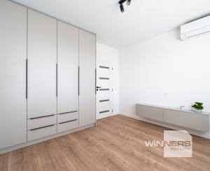 Ponúkame Vám novozrekonštruovaný 4i byt s loggiou na 5. poschodí pri Novej nemocnici.