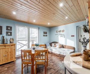 Ponúkame Vám na predaj krásnu murovanú dvojpodlažnú chatu v Košickej Novej Vsi.