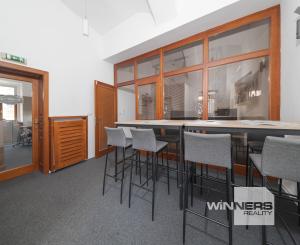 Reprezentatívne kancelárske priestory, prenájom, 303 m2, klimatizácia, parking v uzavretom dvore, Kováčska, Košice