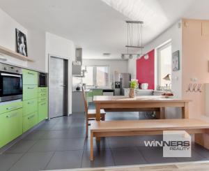 Na predaj moderný rodinný dom, ponúkajúci komfortné bývanie