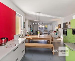 Na predaj moderný rodinný dom, ponúkajúci komfortné bývanie