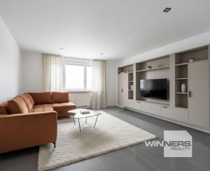 Ponúkame Vám priestranný 4i byt s loggiou na 7. poschodí na sídlisku KVP – Klimkovičova ul.