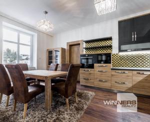 5-izbový byt na prenájom, historické centrum Košíc s parkovaním, 200m2