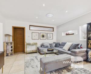 REZERVOVANÉ - Predaj rodinný dom s garážou, pozemok 406 m2, Široká ulica, Skalica