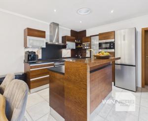 REZERVOVANÉ - Predaj rodinný dom s garážou, pozemok 406 m2, Široká ulica, Skalica