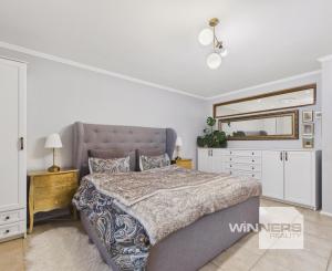 REZERVOVANÉ - Predaj rodinný dom s garážou, pozemok 406 m2, Široká ulica, Skalica