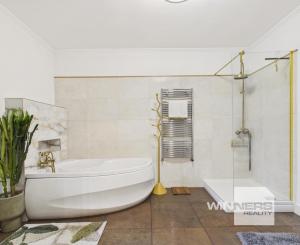 REZERVOVANÉ - Predaj rodinný dom s garážou, pozemok 406 m2, Široká ulica, Skalica