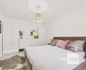 REZERVOVANÉ - Predaj rodinný dom s garážou, pozemok 406 m2, Široká ulica, Skalica