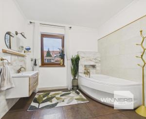 REZERVOVANÉ - Predaj rodinný dom s garážou, pozemok 406 m2, Široká ulica, Skalica