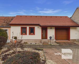 REZERVOVANÉ - Predaj rodinný dom s garážou, pozemok 406 m2, Široká ulica, Skalica