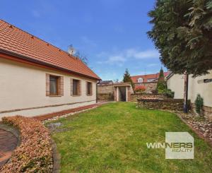 REZERVOVANÉ - Predaj rodinný dom s garážou, pozemok 406 m2, Široká ulica, Skalica