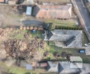 EXKLUZÍVNE vám ponúkame na predaj  rodinný dom v pôvodnom stave v obci Karcsa (Maďarsko)