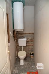 EXKLUZÍVNE vám ponúkame na predaj  rodinný dom v pôvodnom stave v obci Karcsa (Maďarsko)