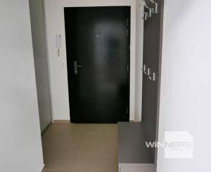 Ponúkame na prenájom 2-izbový byt 60,80m2 v projekte Viktória-Košická ul. Ba s parkovaním v garáži