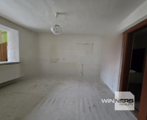 REZERVOVANÉ - Exkluzívne na predaj rodinný dom po čiastočnej rekonštrukcii v obci Holumnica, okres Kežmarok
