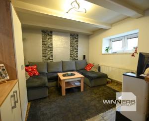 PREDAJ, INVESTIČNÁ NEHNUTEĽNOSŤ S OKAMŽITÝM VÝNOSOM, RODINNÝ DOM – 3 BYTOVÉ JEDNOTKY POD JEDNOU STRECHOU, Hlohovec