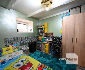 PREDAJ, INVESTIČNÁ NEHNUTEĽNOSŤ S OKAMŽITÝM VÝNOSOM, RODINNÝ DOM – 3 BYTOVÉ JEDNOTKY POD JEDNOU STRECHOU, Hlohovec