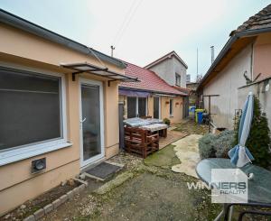 PREDAJ, INVESTIČNÁ NEHNUTEĽNOSŤ S OKAMŽITÝM VÝNOSOM, RODINNÝ DOM – 3 BYTOVÉ JEDNOTKY POD JEDNOU STRECHOU, Hlohovec