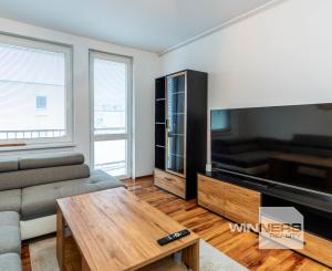 REZERVOVANÉ - 1-izbový byt po rekonštrukcii - Sečovce, Obchodná ulica, 31 m2!