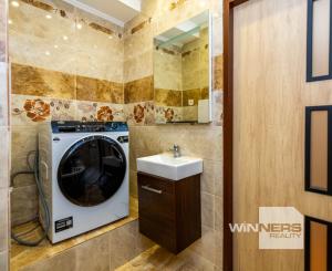 REZERVOVANÉ - 1-izbový byt po rekonštrukcii - Sečovce, Obchodná ulica, 31 m2!