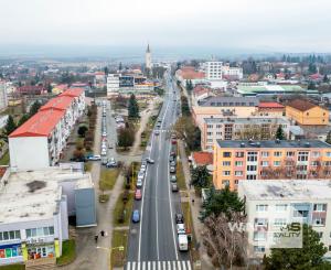 REZERVOVANÉ - 1-izbový byt po rekonštrukcii - Sečovce, Obchodná ulica, 31 m2!