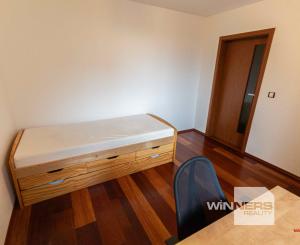 Exkluzívne Vám ponúkame na prenájom 3 izbový byt s loggiou   v Humennom.