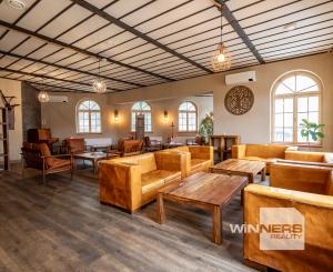 NA PREDAJ – Polyfunkčný objekt, Banská Štiavnica – Križovatka