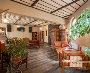 NA PREDAJ – Polyfunkčný objekt, Banská Štiavnica – Križovatka