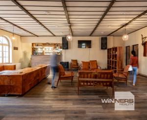 NA PREDAJ – Polyfunkčný objekt, Banská Štiavnica – Križovatka