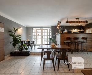 NA PREDAJ – Polyfunkčný objekt, Banská Štiavnica – Križovatka