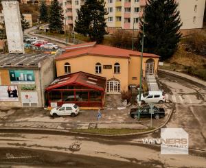 NA PREDAJ – Polyfunkčný objekt, Banská Štiavnica – Križovatka