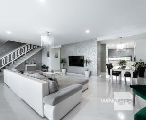 Exkluzívna novostavba rodinného domu, predaj, 650 m2 úžitková plocha, bazén, s kompletným zariadením, Polesná, Košice - Krásna, Na Hore