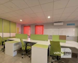 Ponúkane  na prenájom multifunkčný obchodno-administratívny priestor vo Vranove nad Topľou.