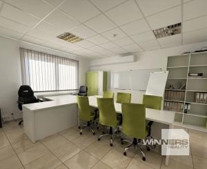 Ponúkane  na prenájom multifunkčný obchodno-administratívny priestor vo Vranove nad Topľou.