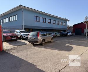 Ponúkane  na prenájom multifunkčný obchodno-administratívny priestor vo Vranove nad Topľou.