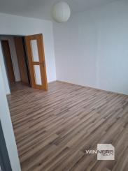 Na prenájom pekný priestranný 2-izbový byt v Humennom