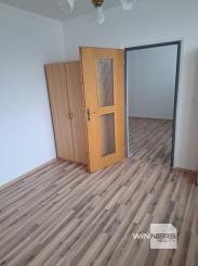 Na prenájom pekný priestranný 2-izbový byt v Humennom