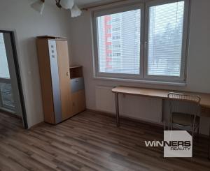 Na prenájom pekný priestranný 2-izbový byt v Humennom