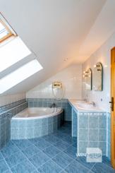 Exkluzívna ponuka – luxusný rodinný dom v centre obce