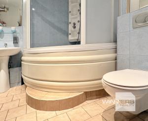 Prenájom: 2-izbový byt pri centre, Vilová, BA-Petržalka