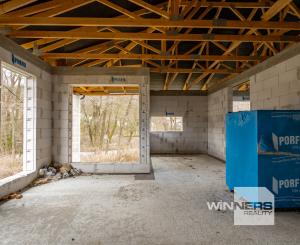 NA PREDAJ – Moderný 4-izbový rodinný dom s veľkou terasou a súkromím | Hontianske Nemce | pozemok 765 m²