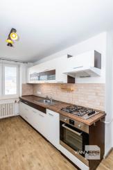 Na prenájom 2-izbový slnečný byt na Družstevnej ulici v Humennom.