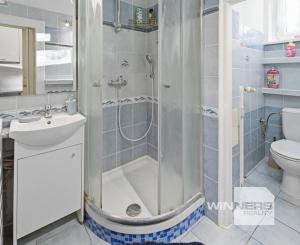 REZERVOVANÉ - Na predaj zrekonštruovaný 3-izbový s loggiou, 74,50 m2, Revúcka ulica, Bratislava-Nivy