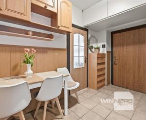 REZERVOVANÉ - Na predaj zrekonštruovaný 3-izbový s loggiou, 74,50 m2, Revúcka ulica, Bratislava-Nivy